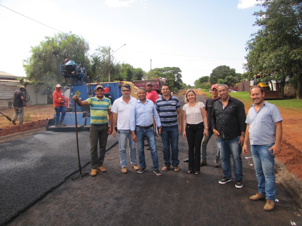 Vereadores visitam obras de asfalto e cobram qualidade no serviço para a população